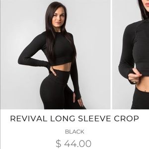 Long sleeve crop